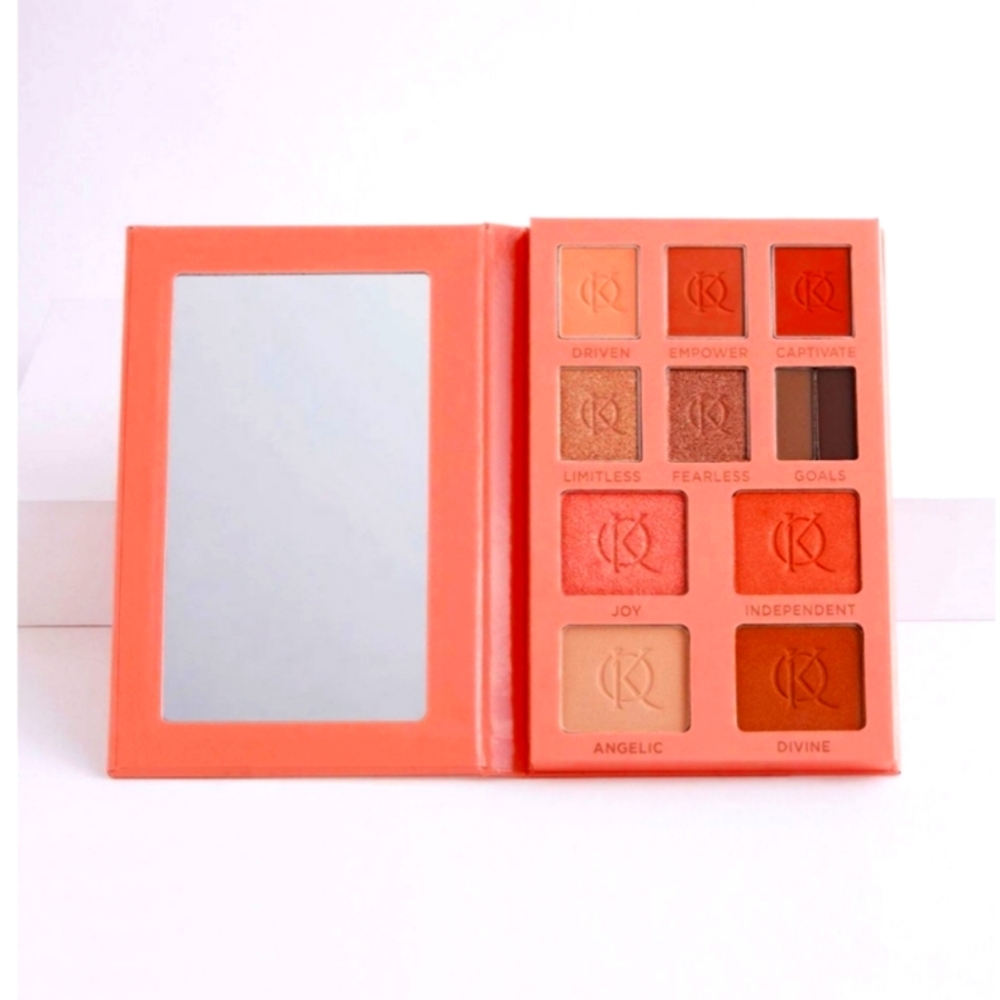 Kenia Ontiveros Beauty Glow and Go kit
